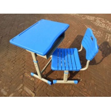 学习桌椅教室用  椭圆管1.2厚 塑料桌凳面 一次成型铁斗 加框 面板颜色可以自选